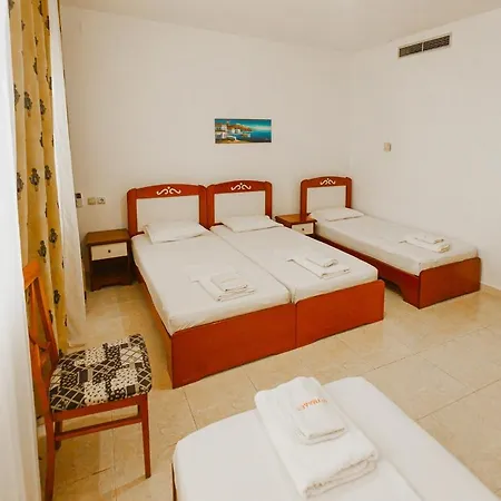 Horizon Hotel *