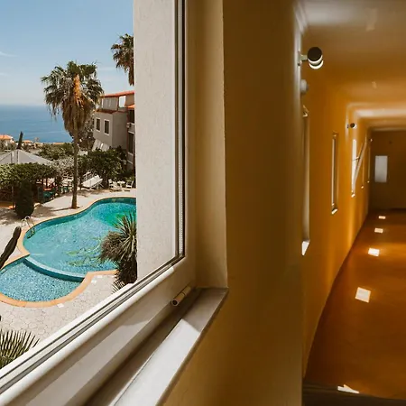 Horizon Hotel *
